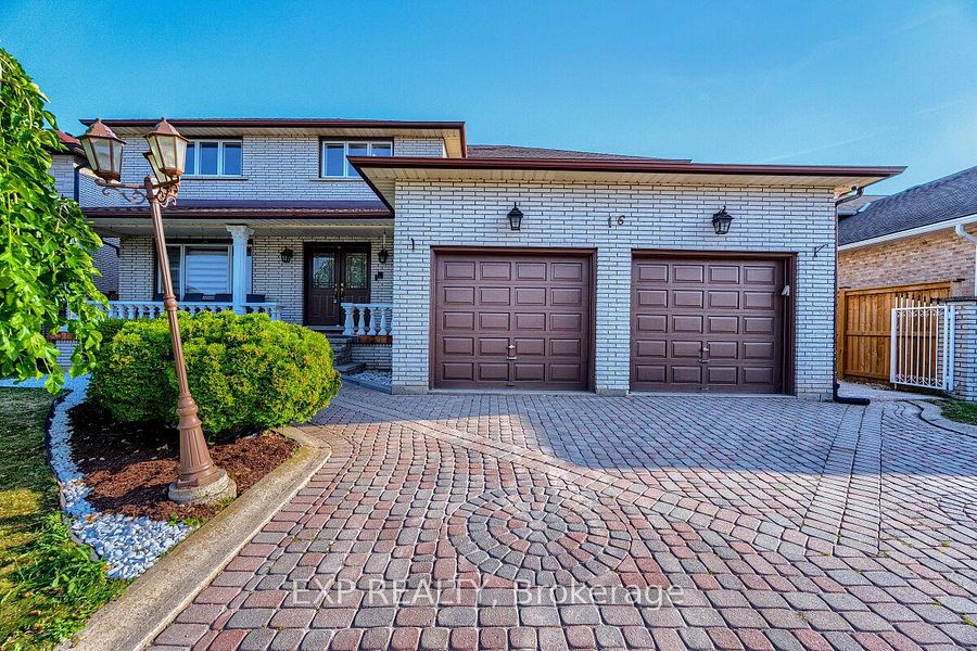 16 VOGUE COURT Hamilton