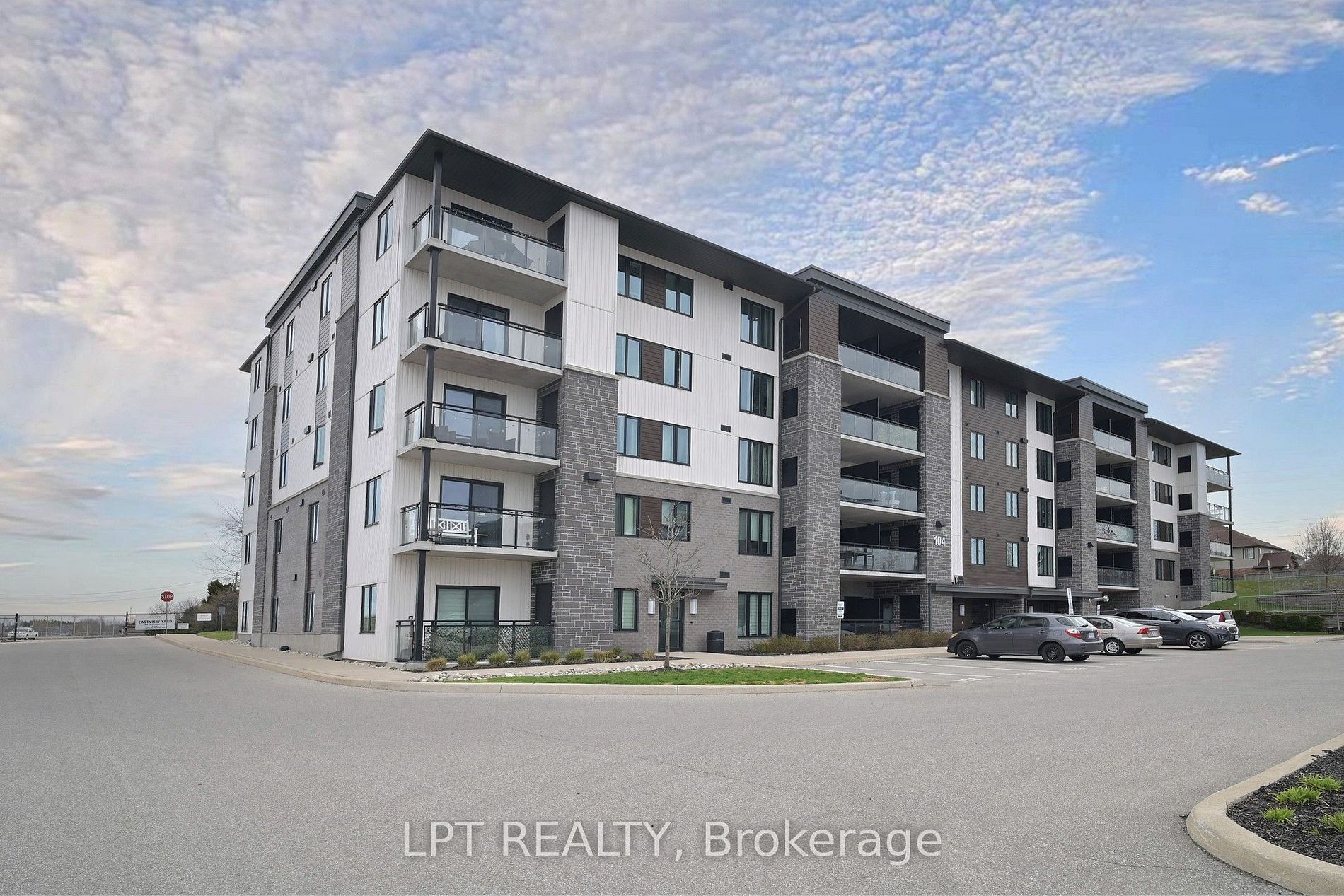 104 Summit Ridge Dr, Guelph