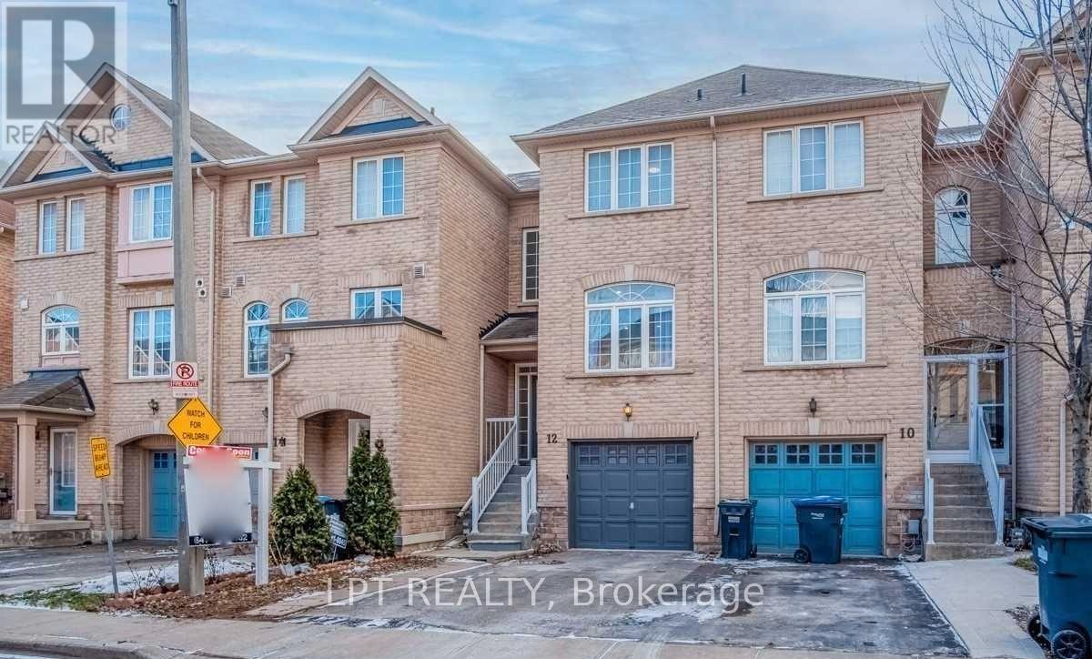 UPPER &#8211; 12 AXELROD AVENUE